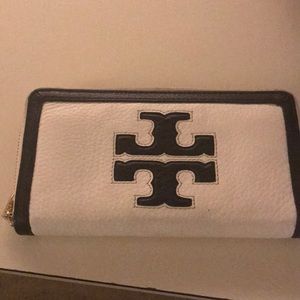 Authentic leather Tory Burch wallet